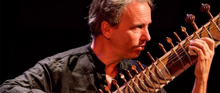 Concierto “Saturday night sitar sesión” con músico austriaco Klaus Falschlunger vía online Concierto “Saturday night sitar sesión” con músico austriaco Klaus Falschlunger vía online