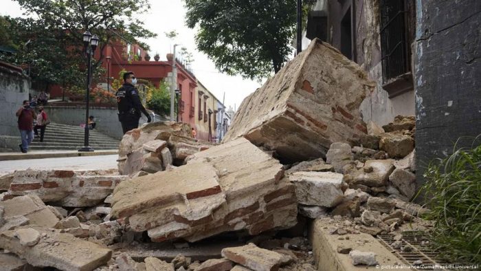 Aumentan a siete los muertos por sismo en México Aumentan a siete los muertos por sismo en México