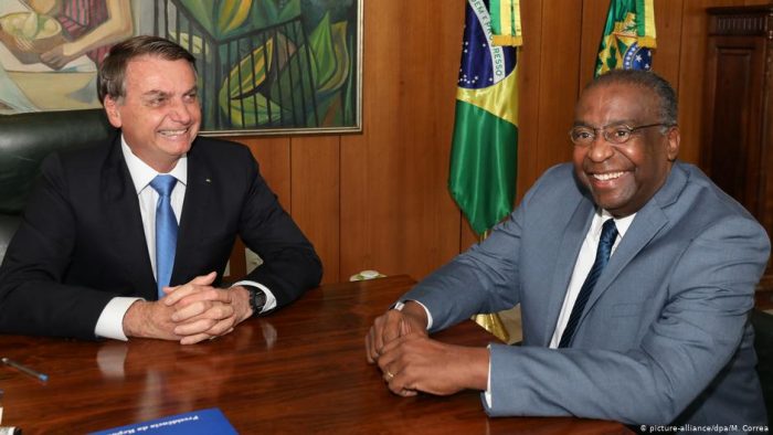 Dimite ministro de Educación de Brasil por entregar falso currículum Dimite ministro de Educación de Brasil por entregar falso currículum