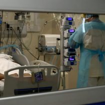 Covid-19 en Chile: tasa de letalidad en la RM supera por primera vez promedio nacional