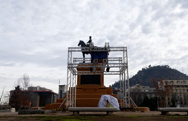 Fundación Iguales aclara polémica por estructura levantada en Plaza Baquedano Fundación Iguales aclara polémica por estructura levantada en Plaza Baquedano