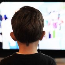 Informe del CNTV sobre consumo de televisión resalta aumento de visionado en niños, niñas y adolescentes