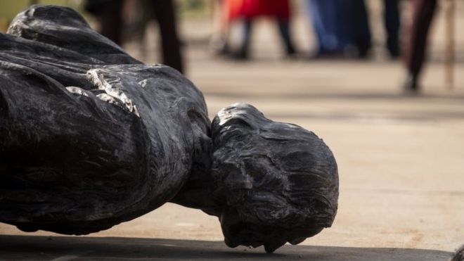 Protestas en EE.UU: las estatuas de Colón destruidas en las manifestaciones antirracistas Protestas en EE.UU: las estatuas de Colón destruidas en las manifestaciones antirracistas