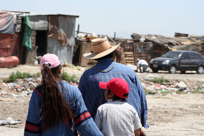 Lanzan campaña para entregar comidas y conectividad digital a los campamentos de Chile Lanzan campaña para entregar comidas y conectividad digital a los campamentos de Chile