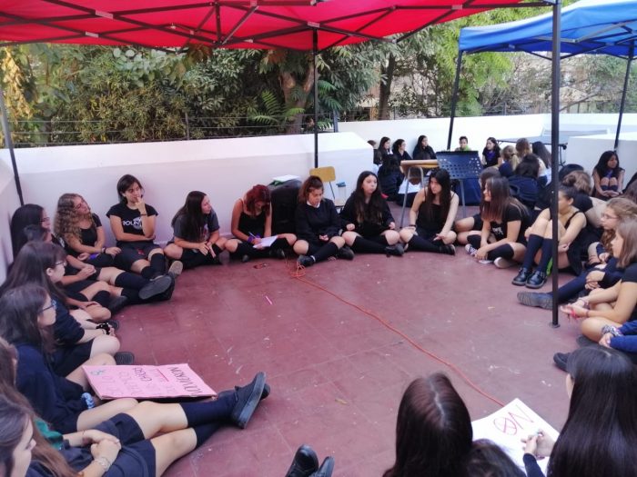 Cierre del John Dewey College: no somos un pedazo de tierra Cierre del John Dewey College: no somos un pedazo de tierra