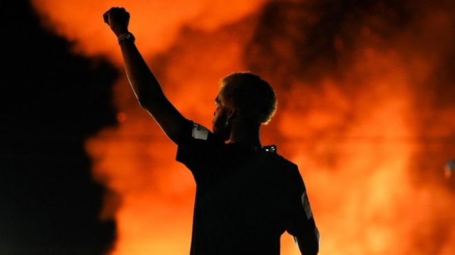 Rayshard Brooks: la nueva muerte de un afroestadounidense a manos de la policía de EE.UU. en medio de la ola de protestas contra el racismo que sacuden al país Rayshard Brooks: la nueva muerte de un afroestadounidense a manos de la policía de EE.UU. en medio de la ola de protestas contra el racismo que sacuden al país
