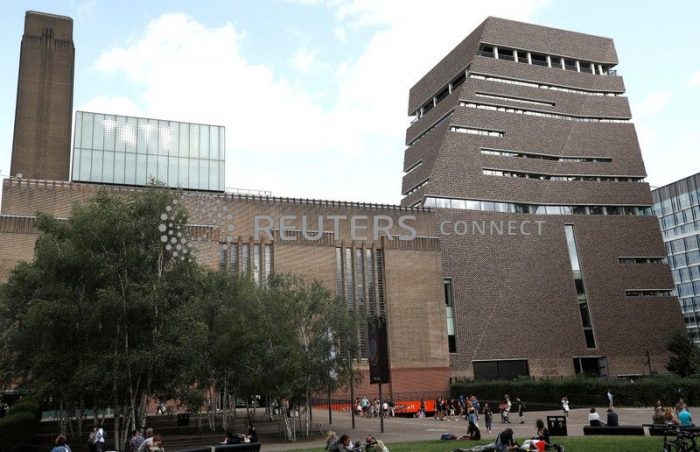 Sentencian a 15 años prisión a adolescente que arrojó a niño francés desde galería de arte de Londres Sentencian a 15 años prisión a adolescente que arrojó a niño francés desde galería de arte de Londres