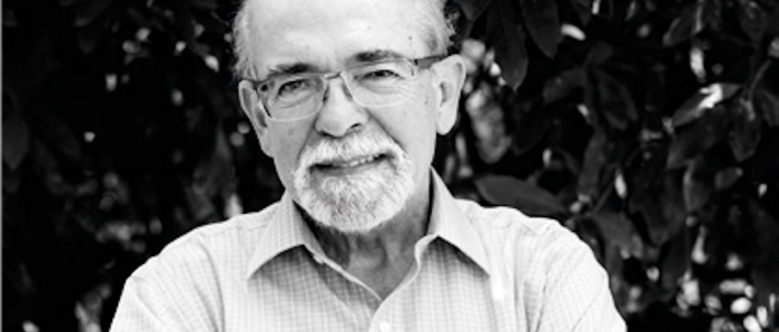 José Maza invita a un viaje por la historia de la astronomía en su nuevo libro “Bajo el manto de Urania” José Maza invita a un viaje por la historia de la astronomía en su nuevo libro “Bajo el manto de Urania”