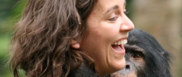 Científica chilena Isabel Behncke en BBC: «Lo que estoy observando con humanos en confinamiento no es muy distinto a los loros enjaulados a los que vi sacarse las plumas» Científica chilena Isabel Behncke en BBC: «Lo que estoy observando con humanos en confinamiento no es muy distinto a los loros enjaulados a los que vi sacarse las plumas»