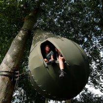 Los belgas pasan sus vacaciones en los árboles ya que el COVID-19 les impide viajar