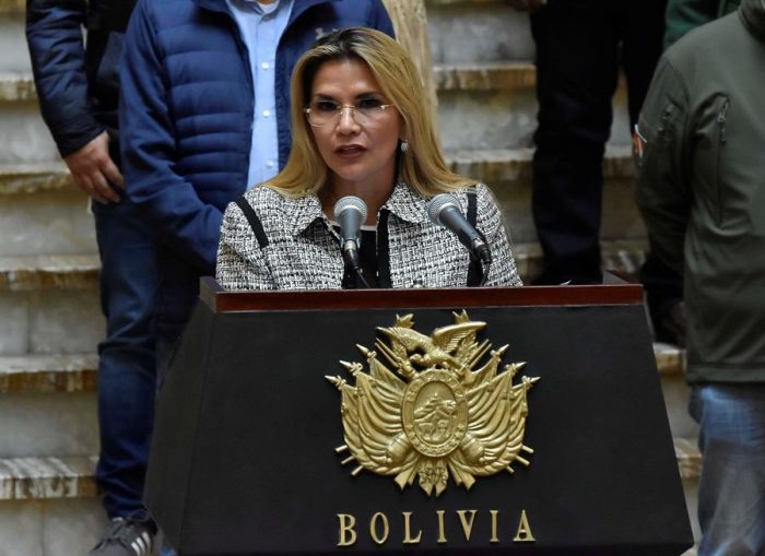 Presidenta interina de Bolivia da positivo por Covid-19 y guardará cuarentena Presidenta interina de Bolivia da positivo por Covid-19 y guardará cuarentena