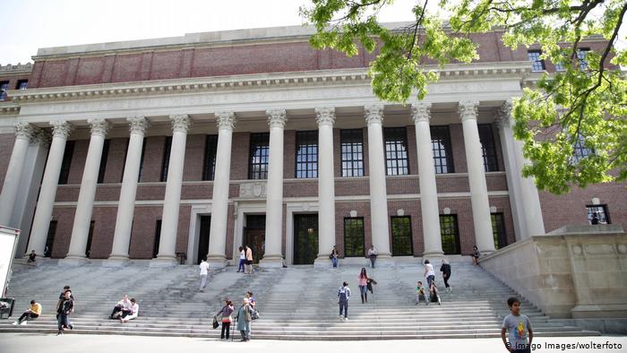 Harvard y MIT demandan al Gobierno de EE. UU. por norma para visas de estudiantes