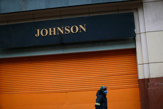 Tras reorganización de sus negocios producto de la pandemia: Cencosud informó que primer grupo de tiendas Johnson cerrará «a fines de julio» Tras reorganización de sus negocios producto de la pandemia: Cencosud informó que primer grupo de tiendas Johnson cerrará