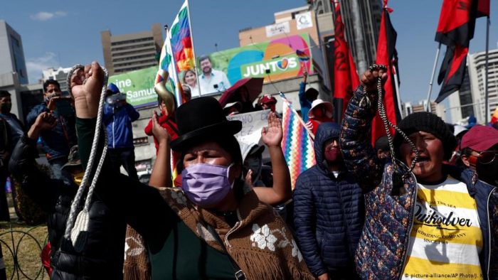 En Bolivia también marchan por el dinero de fondos de pensiones