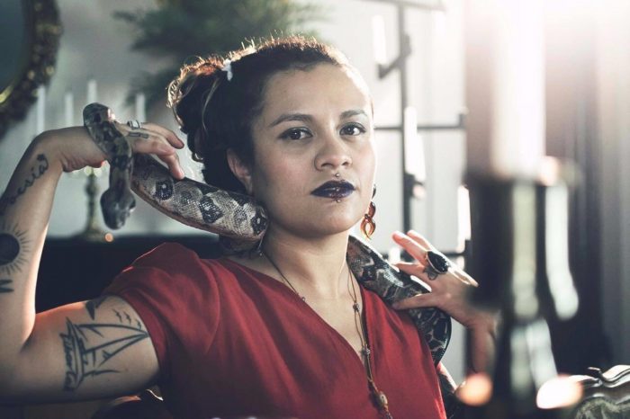 La rapera, socióloga y poeta guatemalteca Rebeca Lane, dará concierto especial para su público chileno vía Zoom