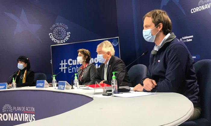 Ministro Paris ratifica mejoría en cifras de covid-19 y dice que se está trabajando en un plan de desconfinamiento Ministro Paris ratifica mejoría en cifras de covid-19 y dice que se está trabajando en un plan de desconfinamiento