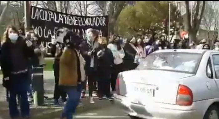 Caso Antonia: Se registran manifestaciones afuera de la cárcel de Temuco por la llegada de Martín Pradenas