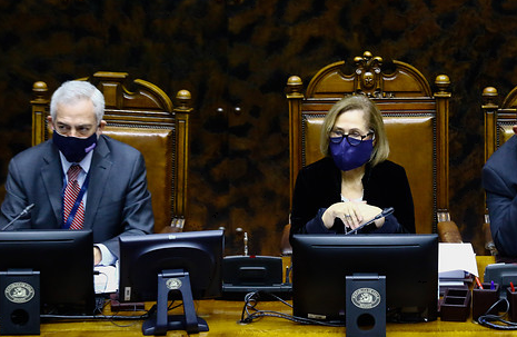 Caso Raúl Guzmán: Presidenta del Senado finalmente se pronuncia y ordena recabar antecedentes para la Comisión de Régimen Interior Caso Raúl Guzmán: Presidenta del Senado finalmente se pronuncia y ordena recabar antecedentes para la Comisión de Régimen Interior