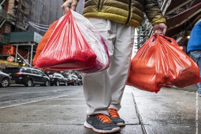 Ley que prohíbe las bolsas plásticas: algunas interrogantes Ley que prohíbe las bolsas plásticas: algunas interrogantes
