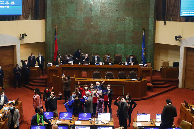 Contundente mayoría: Cámara de Diputados despacha a ley retiro de fondos de AFP por 116 votos a favor Contundente mayoría: Cámara de Diputados despacha a ley retiro de fondos de AFP por 116 votos a favor