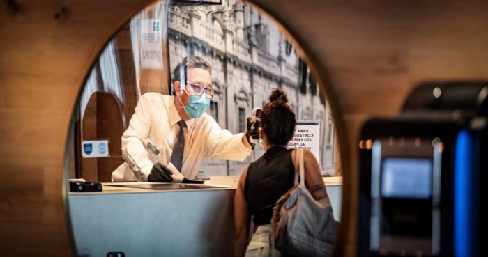 El aumento de los contagios hace peligrar la recuperación turística en España El aumento de los contagios hace peligrar la recuperación turística en España