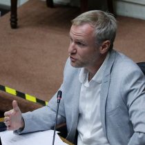 El lamento de Evópoli: Felipe Kast acusa a Desbordes y Van Rysselberghe de pasarle la factura a Blumel por ley que limita la reelección
