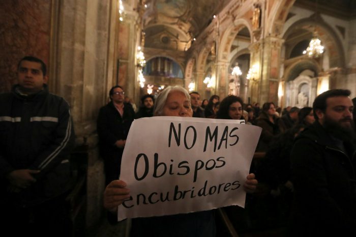 A río revuelto, ganancia de pecadores: cómo la Iglesia católica ha intentado borrar con la pandemia los escándalos de abuso sexual A río revuelto, ganancia de pecadores: cómo la Iglesia católica ha intentado borrar con la pandemia los escándalos de abuso sexual