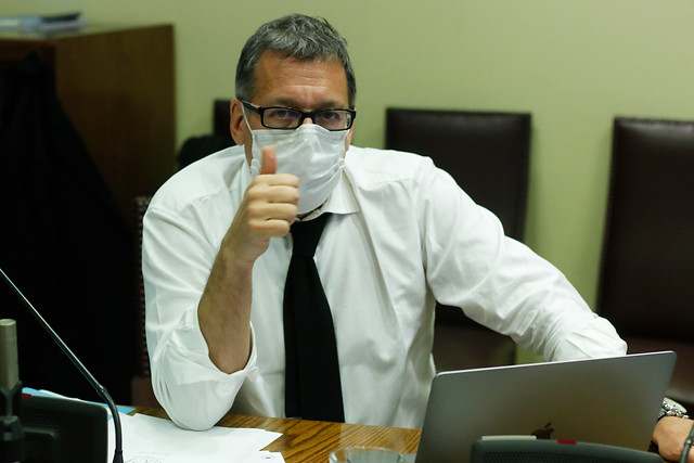 Lagos Weber anticipa el debate del 10% en el Senado: “El Gobierno debe asumir el nuevo escenario que se configura con la falta de apoyo de su sector” Lagos Weber anticipa el debate del 10% en el Senado: “El Gobierno debe asumir el nuevo escenario que se configura con la falta de apoyo de su sector”