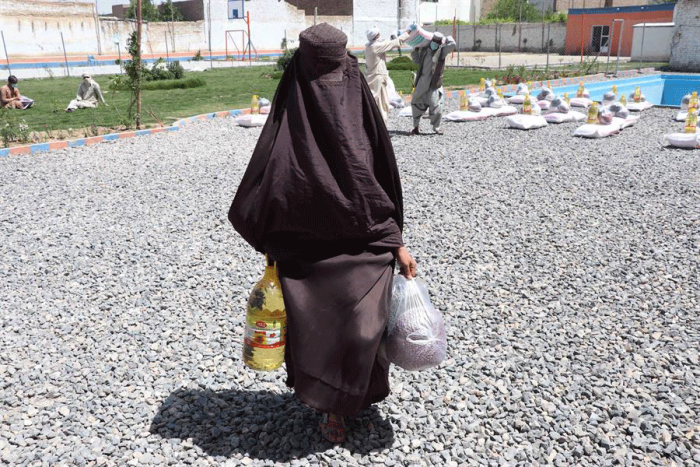 La opresión de las mujeres afganas a manos de los talibanes La opresión de las mujeres afganas a manos de los talibanes