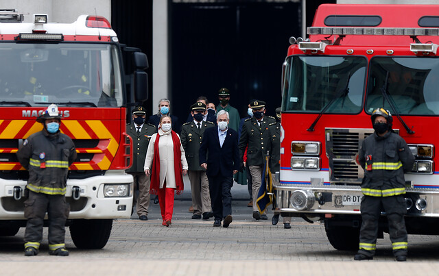 Hasta 5 años de cárcel: Piñera anuncia aumento de sanciones contra agresores a bomberos Hasta 5 años de cárcel: Piñera anuncia aumento de sanciones contra agresores a bomberos