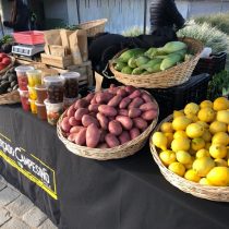 Mercado campesino ofrece productos frescos y a precios convenientes