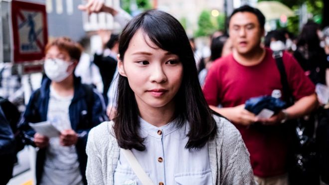 Quién es Agnes Chow, la «verdadera Mulan» que teme una cadena perpetua por «luchar por la libertad» de Hong Kong Quién es Agnes Chow, la «verdadera Mulan» que teme una cadena perpetua por «luchar por la libertad» de Hong Kong