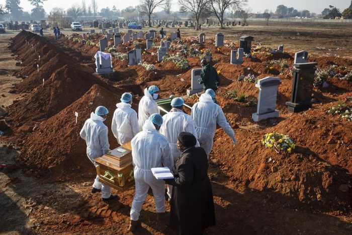 El número de muertos por coronavirus en el mundo supera los 700.000 casos El número de muertos por coronavirus en el mundo supera los 700.000 casos