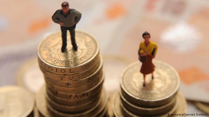 Reino Unido entra en recesión con caída del 20,4% del PIB en el segundo trimestre Reino Unido entra en recesión con caída del 20,4% del PIB en el segundo trimestre