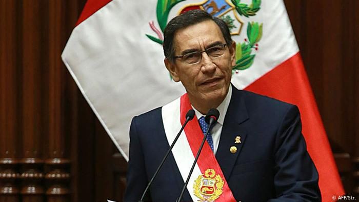 Perú prohíbe reuniones familiares y vuelve al toque de queda los domingos por rebrote de coronavirus Perú prohíbe reuniones familiares y vuelve al toque de queda los domingos por rebrote de coronavirus