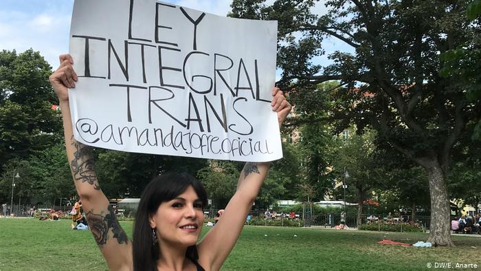 Una refugiada transgénero lucha desde Berlín contra la transfobia en Chile