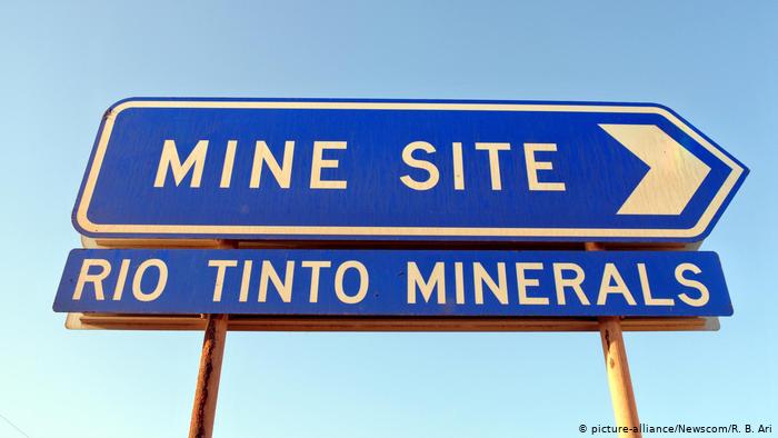 Por destrucción de sitio aborigen en Australia, Rio Tinto retira millonario bono a directivo Por destrucción de sitio aborigen en Australia, Rio Tinto retira millonario bono a directivo