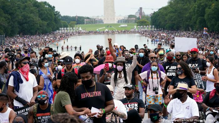 EE. UU.: miles protestan en Washington contra el racismo