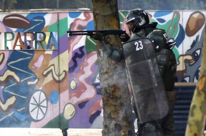 Caso Gustavo Gatica: Detienen a oficial de Carabineros como autor de los disparos que dejaron ciego al joven Caso Gustavo Gatica: Detienen a oficial de Carabineros como autor de los disparos que dejaron ciego al joven