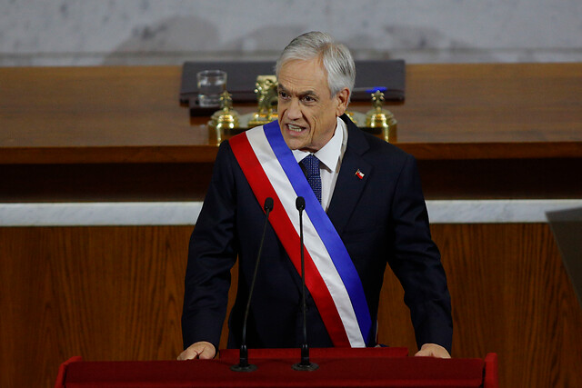 El Chile real y el Chile según el Presidente Piñera El Chile real y el Chile según el Presidente Piñera