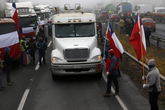 Oposición pone presión a Piñera: “¿A qué hora invoca la Ley de Seguridad del Estado contra los convocantes del paro camionero?» Oposición pone presión a Piñera: “¿A qué hora invoca la Ley de Seguridad del Estado contra los convocantes del paro camionero?