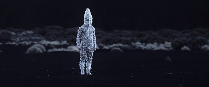 Théo Court, director de “Blanco en blanco”: latifundistas europeos en la patagonia “En 15 años mataron a 5.000 seres humanos” Théo Court, director de “Blanco en blanco”: latifundistas europeos en la patagonia “En 15 años mataron a 5.000 seres humanos”
