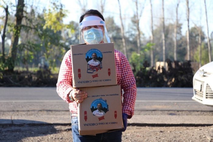Comisión de Ética no sancionó a diputado RN por repartir cajas de comida con su foto Comisión de Ética no sancionó a diputado RN por repartir cajas de comida con su foto