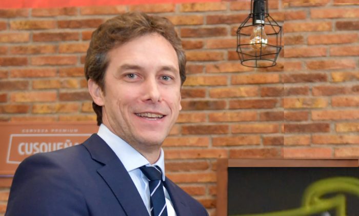 Luis Vives por acuerdo Coca-Cola Embonor S.A. y AB InBev: “Estamos dando un gran paso en la estrategia de crecimiento sostenible, orgánico y consistente que venimos desarrollando en los últimos años” Luis Vives por acuerdo Coca-Cola Embonor S.A. y AB InBev: “Estamos dando un gran paso en la estrategia de crecimiento sostenible, orgánico y consistente que venimos desarrollando en los últimos años”