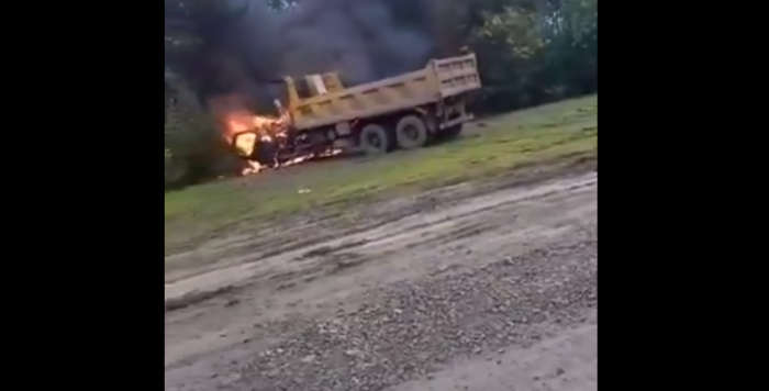 Continúa la tensión en La Araucanía: Queman dos camiones en el sector de Angol Continúa la tensión en La Araucanía: Queman dos camiones en el sector de Angol