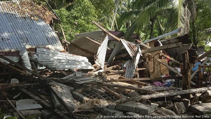 Un potente terremoto sacudió el centro de Filipinas Un potente terremoto sacudió el centro de Filipinas