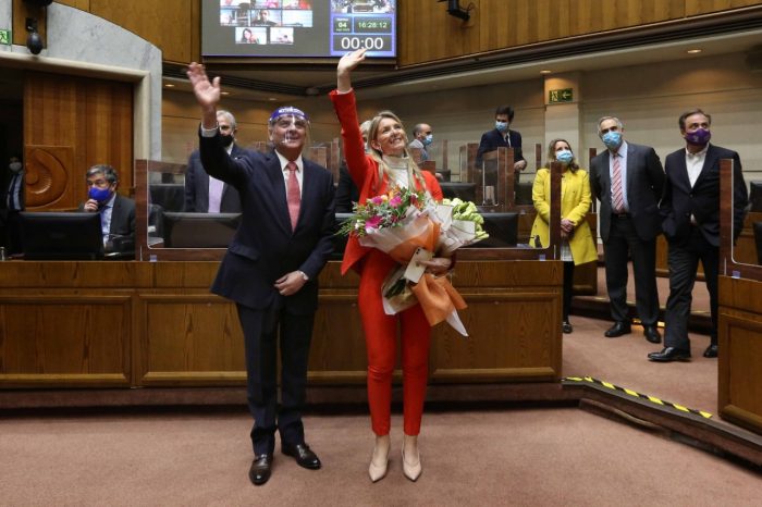 Marcela Sabat (RN) y Claudio Alvarado (UDI) juraron como nuevos senadores Marcela Sabat (RN) y Claudio Alvarado (UDI) juraron como nuevos senadores