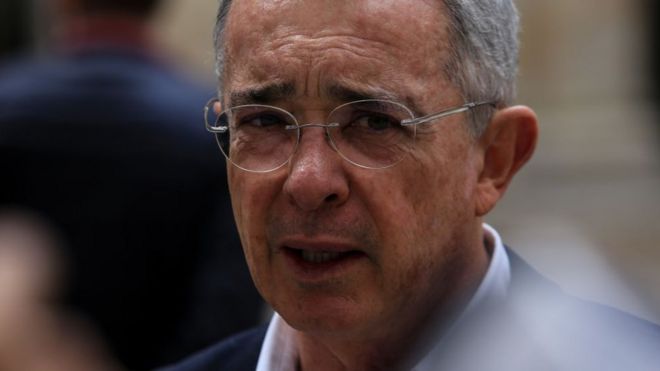 Álvaro Uribe: Corte Suprema de Colombia ordena el arresto domiciliario del expresidente
