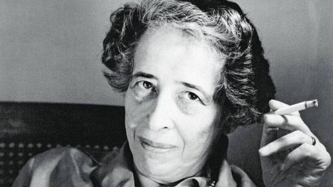 La vigencia de Hannah Arendt para leer nuestro tiempo: «Quiénes son los marginados del siglo XXI y cuáles los discursos autoritarios contra esos grupos»