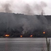Nuevo atentado incendiario en lago Lanalhue deja cuatro cabañas destruidas